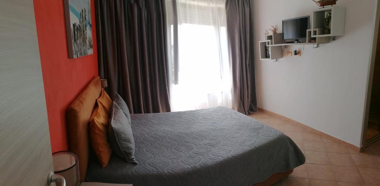 B&B Il Corallo Ла-Маддалена Экстерьер фото
